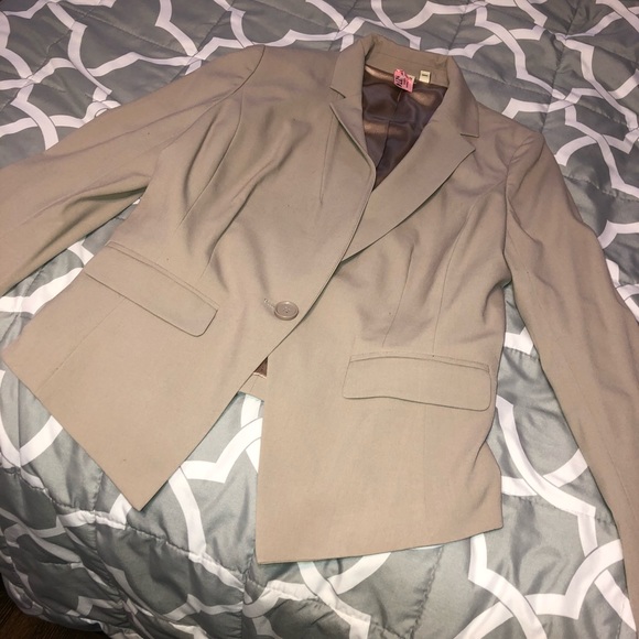 14th and Union tan blazer - Picture 2 of 7